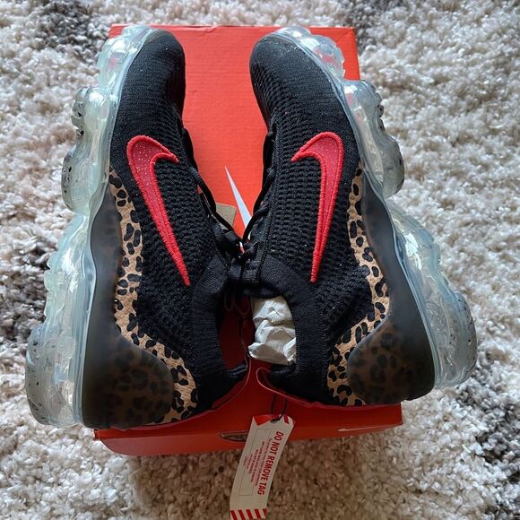 Nike flight club Womens Air Vapormax shoes black with red and leopard accents - Picture 3 of 10